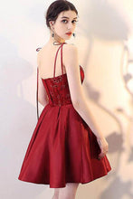 Load image into Gallery viewer, A Line Burgundy V Neck Lace Spaghetti Straps Short Prom Dresses Homecoming Dresses RS966