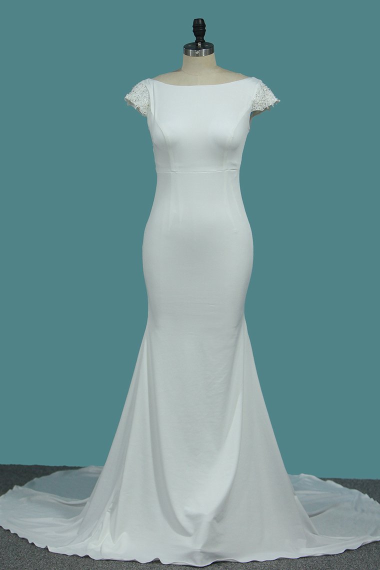 2023 Bateau Short Sleeves Wedding Dresses Open Back Spandex With Beading