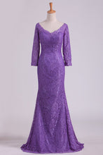 Load image into Gallery viewer, 2024 Purple Mother Of The Bride Dresses V Neck 3/4 Length Sleeve Mermaid Lace Floor Length