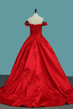 Load image into Gallery viewer, 2024 Off The Shoulder Satin Ball Gown Prom Dresses With Applique Sweep Train