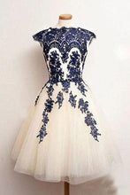 Load image into Gallery viewer, Vintage Scalloped-Edge Knee-Length White Homecoming Dress with Navy Blue Appliques RS487