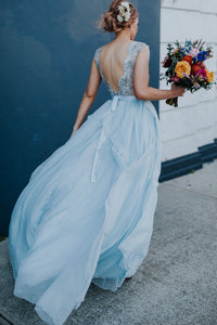 2024 Elegant Light Blue Beads Round Neck Chiffon A-Line Cap Sleeve Prom Dresses RS397