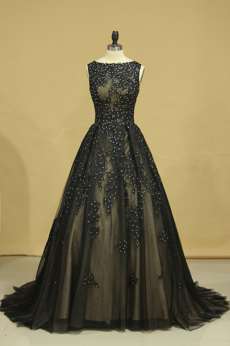 2024 Black Sexy Bateau A-Line Prom Gown Sweep Train With Beads & Applique