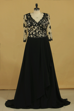 Load image into Gallery viewer, 2024 Plus Size Black Mother Of The Bride Dresses V Neck A Line Chiffon With Applique