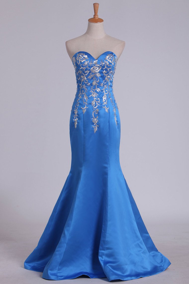 2024 Satin Sweetheart Mermaid Prom Dress With Embroidery Sweep Train