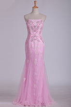 Load image into Gallery viewer, 2024 Column Strapless With Beading And Applique Prom Dresses Sweep Train