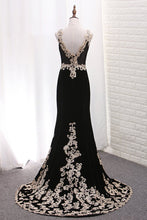 Load image into Gallery viewer, 2023 Velvet Evening Dresses V Neck Mermaid With Applique Sweep Train