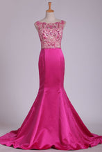 Load image into Gallery viewer, 2024 Sexy Open Back Prom Dresses Mermaid/Trumpet Bateau Beaded Bodice Satin Sweep Train