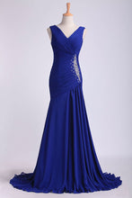 Load image into Gallery viewer, 2024 V Neck Pleated Bodice Column Sweep Train Prom Dress With Beads
