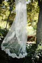 Load image into Gallery viewer, Alencon Lace Edged Cathedral Length Tulle Bridal Veil Wedding Wedding Veil RS868