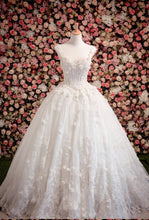 Load image into Gallery viewer, Sweetheart Ball Gown Sleeveless White Tulle Beads Appliques Sweep Train Wedding Dress