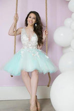 Load image into Gallery viewer, A Line Deep V Neck Tulle Lace Appliques Cute Short Prom Dresses Homecoming Dresses RS908