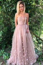Load image into Gallery viewer, Princess A-Line Strapless Pink Lace Sleeveless Tulle Appliques Pockets Prom Dresses RS822