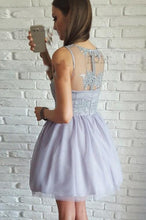 Load image into Gallery viewer, A-Line V-Neck Short Lilac Above Knee Tulle Appliques Homecoming Dress with Lace RS322