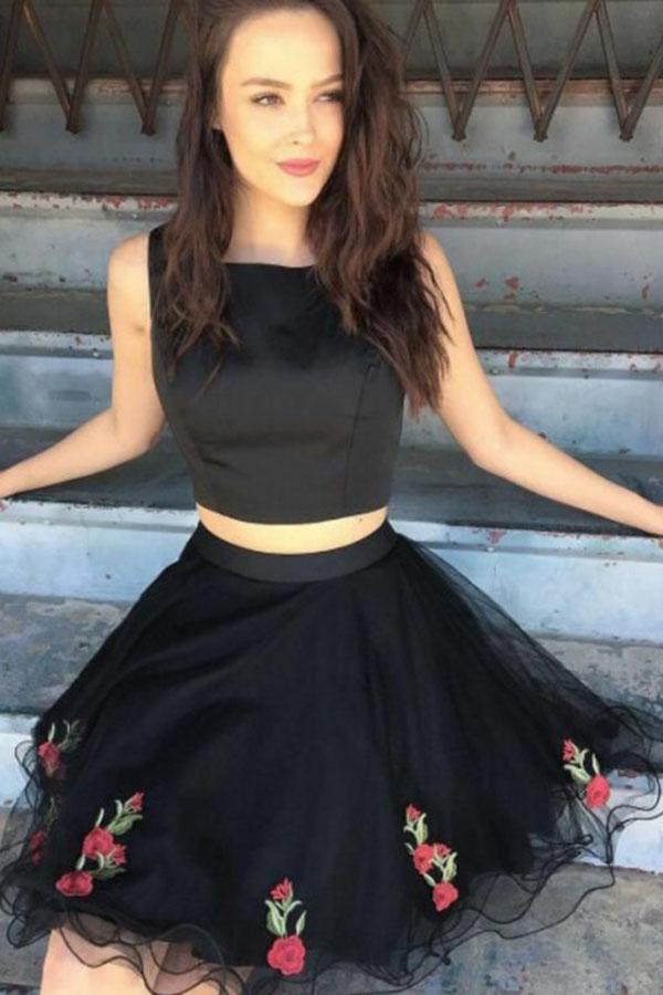 A Line Two Piece Square Short Black Knee Length Tulle Homecoming Dress with Appliques RS716