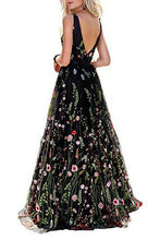 Load image into Gallery viewer, A Line Black Backless Lace Floral Long Sleeveless V Neck Formal Dresses Prom Dresses RS326