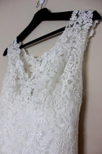 Simple Mermaid Lace Appliques Ivory Cap Sleeves Button Long V Neck Wedding Dresses RS856