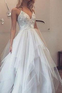 Spaghetti Straps V-neck Prom Dresses 2024 Sleeveless Appliques Tulle Cheap Evening Gowns RS424
