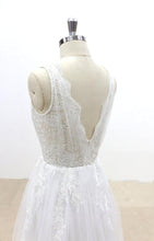 Load image into Gallery viewer, V-Cut shape Back Tulle Lace Appliques A Line Open Back Beach Wedding Dresses RS648