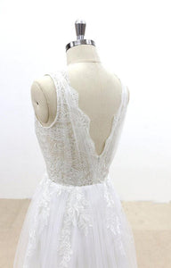 V-Cut shape Back Tulle Lace Appliques A Line Open Back Beach Wedding Dresses RS648