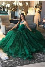 Load image into Gallery viewer, Elegant Green Ball Gown Sweetheart Strapless Sleeveless Quinceanera Prom Dresses RS479