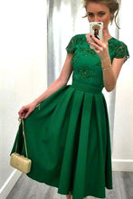 Load image into Gallery viewer, Casual A-line Scoop Satin Appliques Lace Knee-length Backless Short Sleeve Prom Dresses RS501