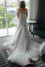 Load image into Gallery viewer, Sheath Off the Shoulder Court Train Ivory Tulle Wedding Dresses with Lace Appliques RS203