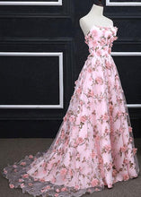 Load image into Gallery viewer, Pink A-line Sweetheart Strapless Sweep Train Floral Print Long Lace Prom Dresses with flowers RS524