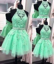 Load image into Gallery viewer, Sexy Halter Tulle Short New Arrival Appliques Cute Mini Homecoming Dress RS97