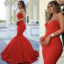 Load image into Gallery viewer, Red Chic Sweetheart Strapless Sleeveless Mermaid Satin Prom Dresses RS761